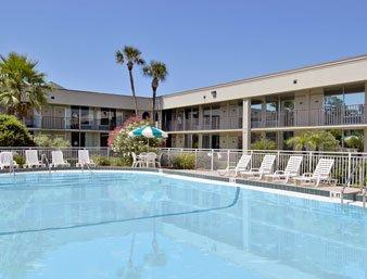 Ramada Speedway Daytona Hotel Daytona Beach Bagian luar foto