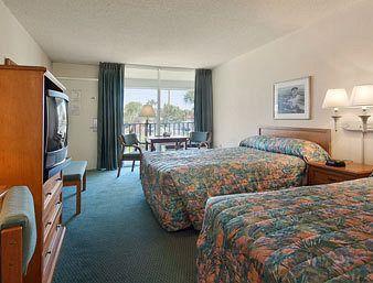 Ramada Speedway Daytona Hotel Daytona Beach Bagian luar foto